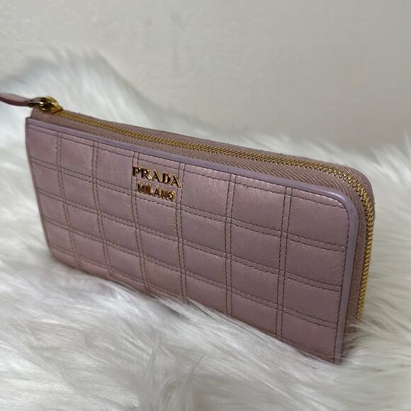 💯Authentic Prada Quilted Zipped Long Wallet 🍀 - Picture 5 of 14